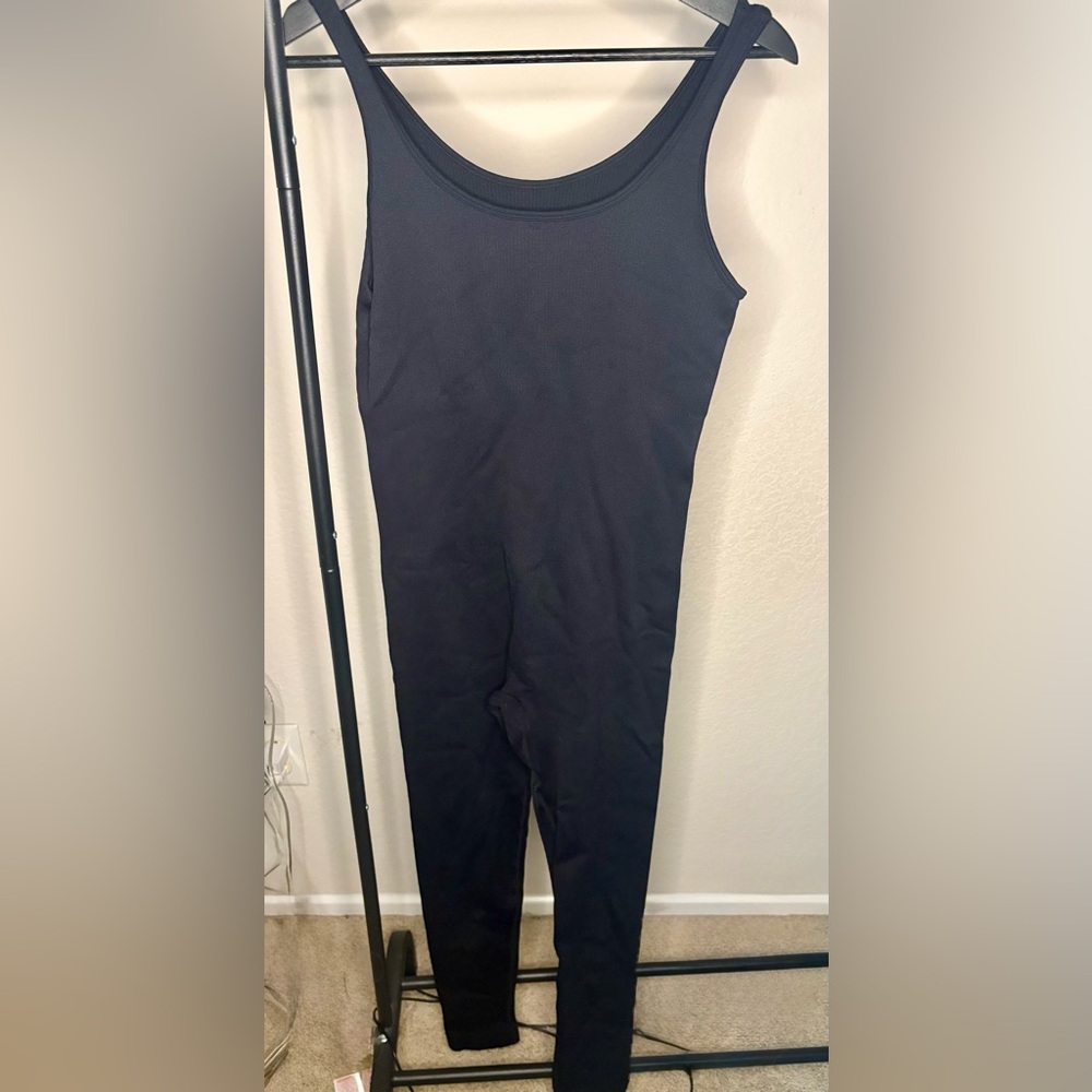 OQQ Black Ribbed Seamless Jumpsuit - Picture 5 of 6